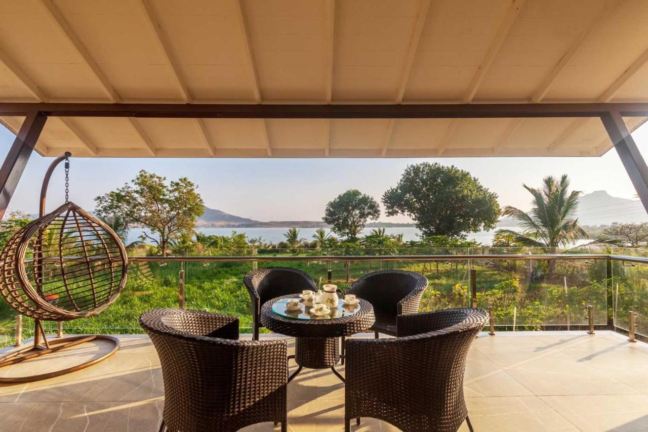 Luna Villa By Stayvista - Lakeside Charm With Terrace, Lush Lawn & Modern Decor Nashik Dış mekan fotoğraf