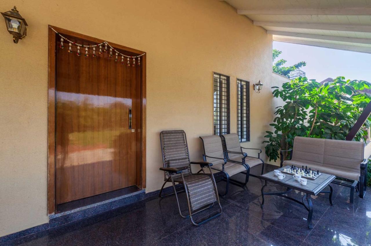 Luna Villa By Stayvista - Lakeside Charm With Terrace, Lush Lawn & Modern Decor Nashik Dış mekan fotoğraf