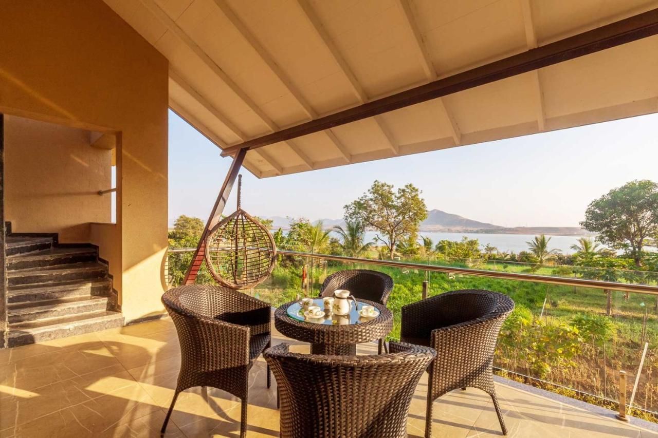 Luna Villa By Stayvista - Lakeside Charm With Terrace, Lush Lawn & Modern Decor Nashik Dış mekan fotoğraf
