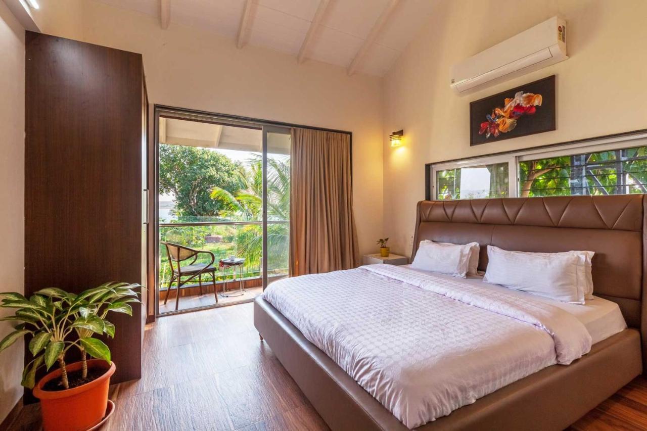 Luna Villa By Stayvista - Lakeside Charm With Terrace, Lush Lawn & Modern Decor Nashik Dış mekan fotoğraf