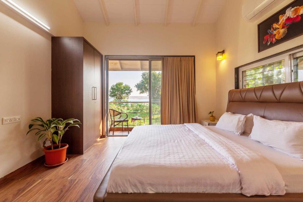 Luna Villa By Stayvista - Lakeside Charm With Terrace, Lush Lawn & Modern Decor Nashik Dış mekan fotoğraf