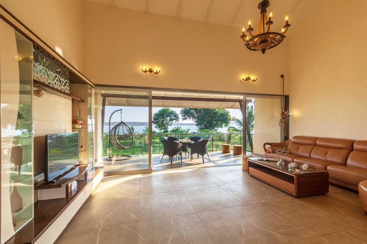 Luna Villa By Stayvista - Lakeside Charm With Terrace, Lush Lawn & Modern Decor Nashik Dış mekan fotoğraf