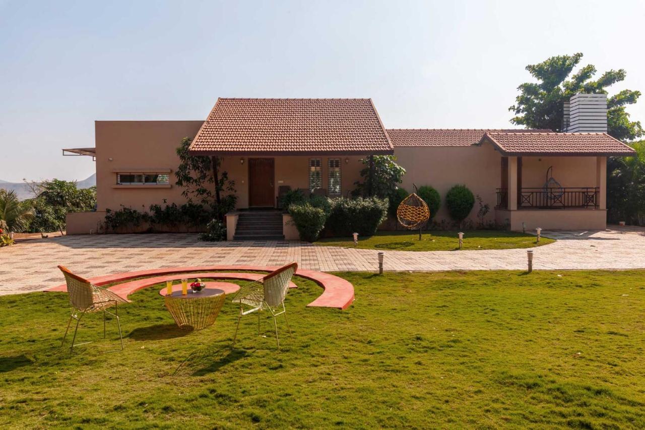 Luna Villa By Stayvista - Lakeside Charm With Terrace, Lush Lawn & Modern Decor Nashik Dış mekan fotoğraf