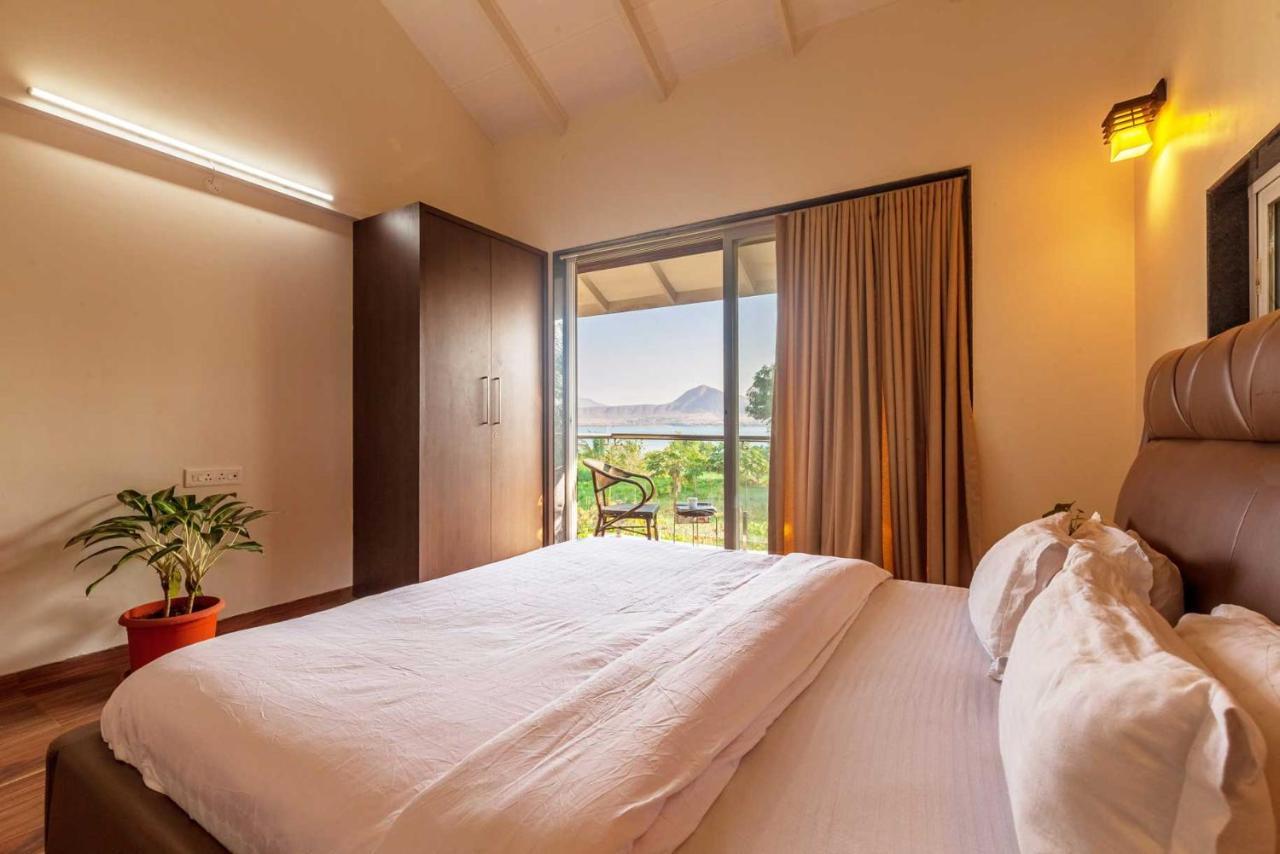 Luna Villa By Stayvista - Lakeside Charm With Terrace, Lush Lawn & Modern Decor Nashik Dış mekan fotoğraf